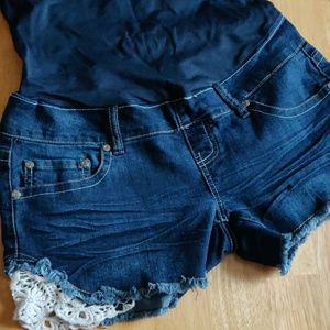 Maternity shorts
